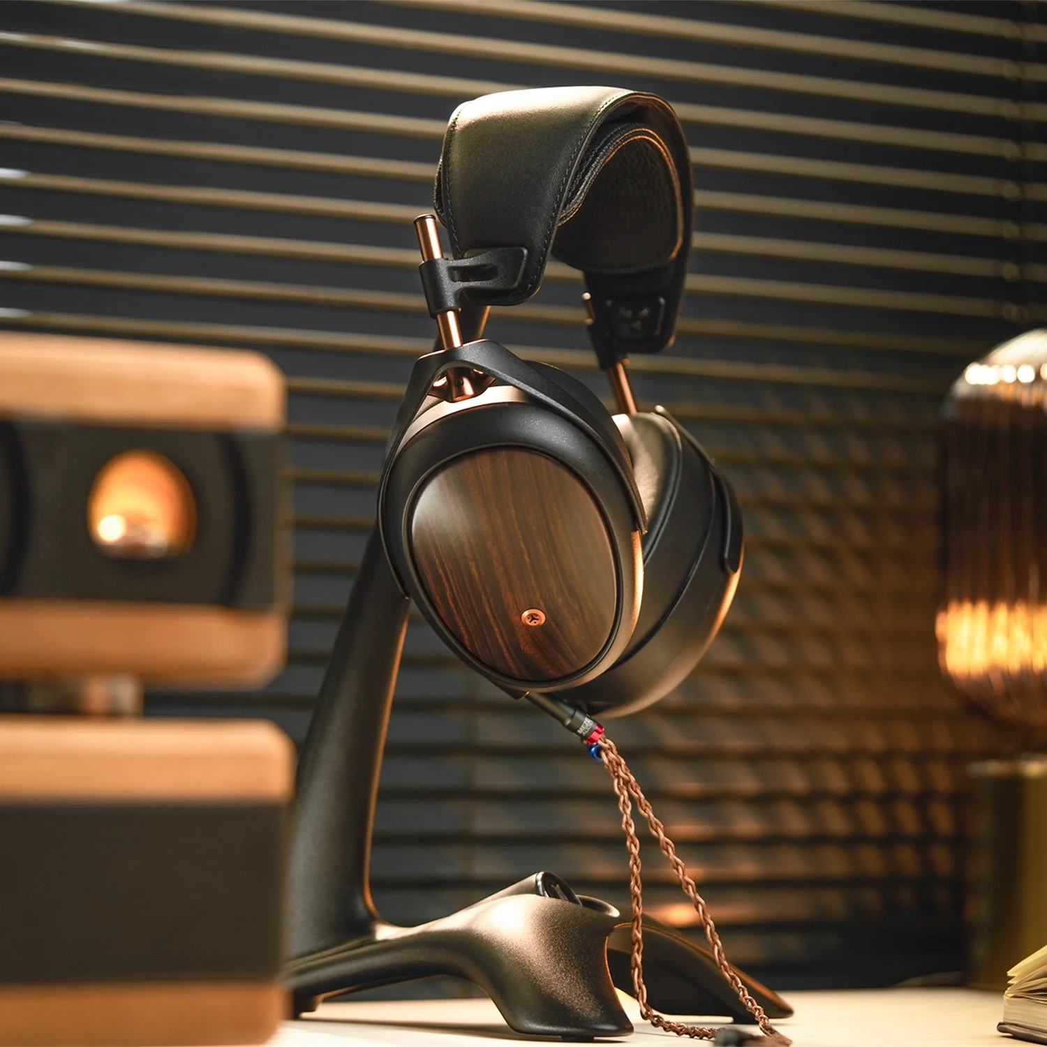 Meze Liric - Best Reviewed Closed-Back Headphones for Audiophiles on the Manta headphone stand